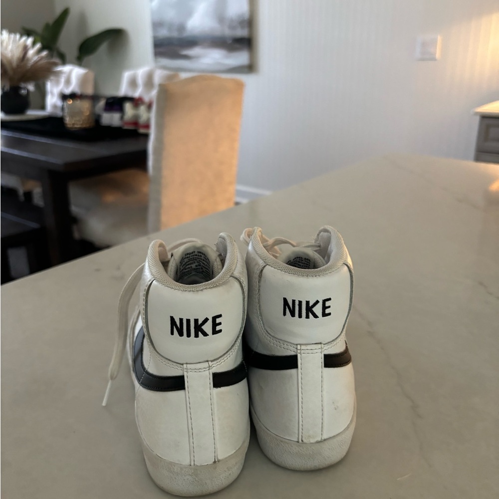 W size 7 blazers used